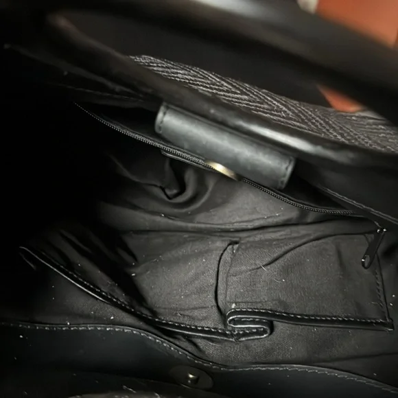 Black woven Fossil purse - Picture 5 of 5